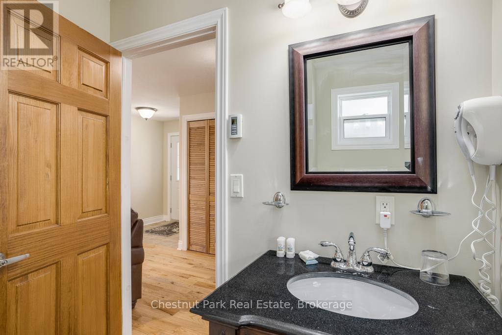 1052 Rat Bay Rd 109-7 Road, Lake Of Bays, Ontario  P1H 2J6 - Photo 18 - X12017497