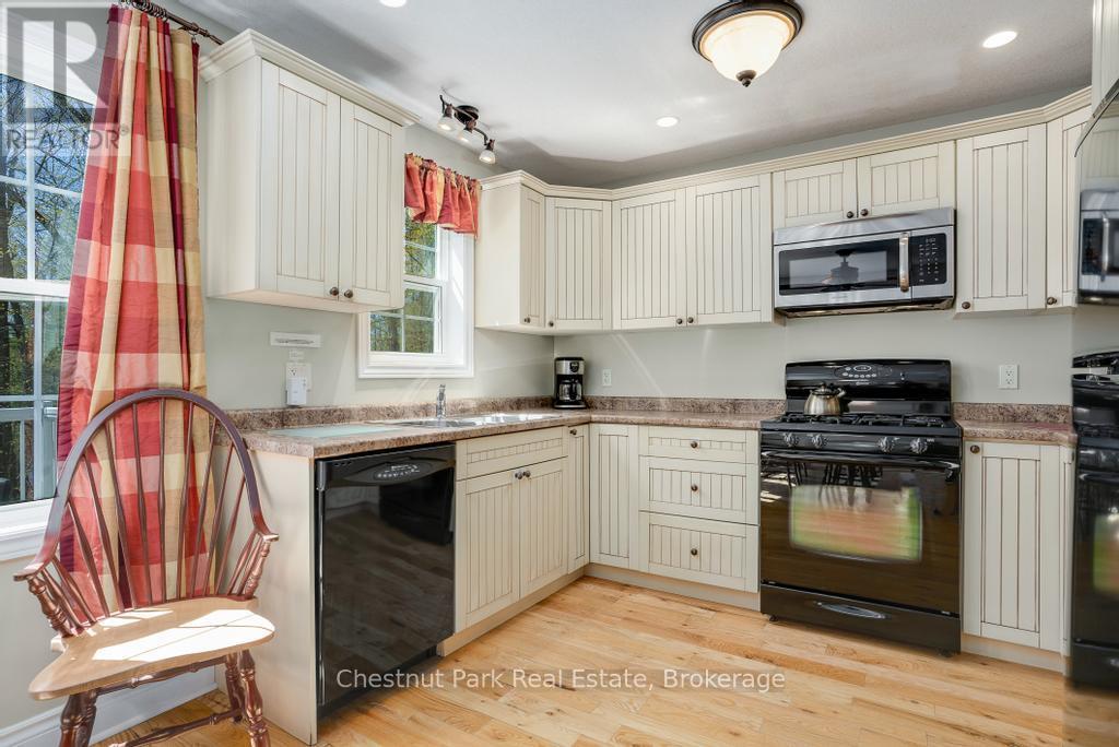 1052 Rat Bay Rd 109-7 Road, Lake Of Bays, Ontario  P1H 2J6 - Photo 8 - X12017497