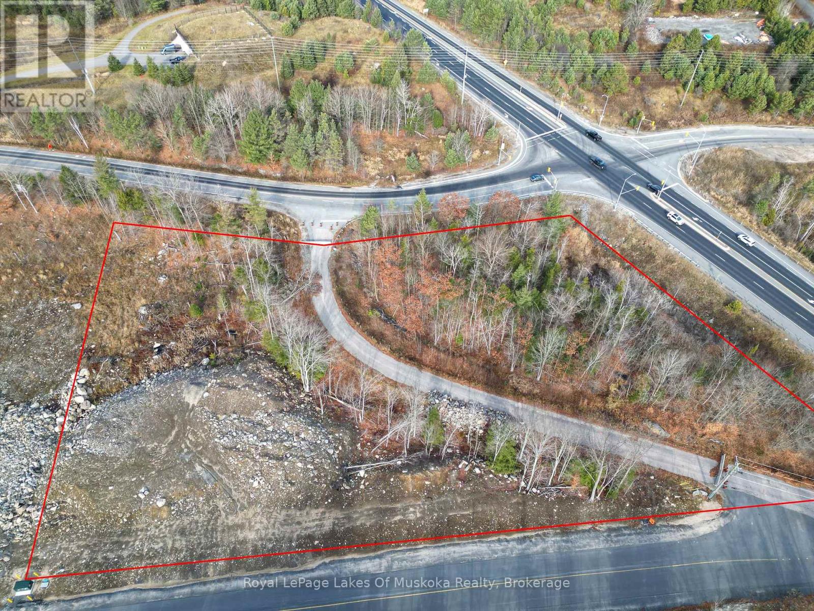 5 Hanes Road, Huntsville, Ontario  P1H 1M3 - Photo 2 - X12033175