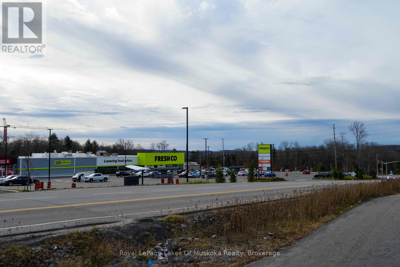 5 Hanes Road, Huntsville, Ontario  P1H 1M3 - Photo 3 - X12033175