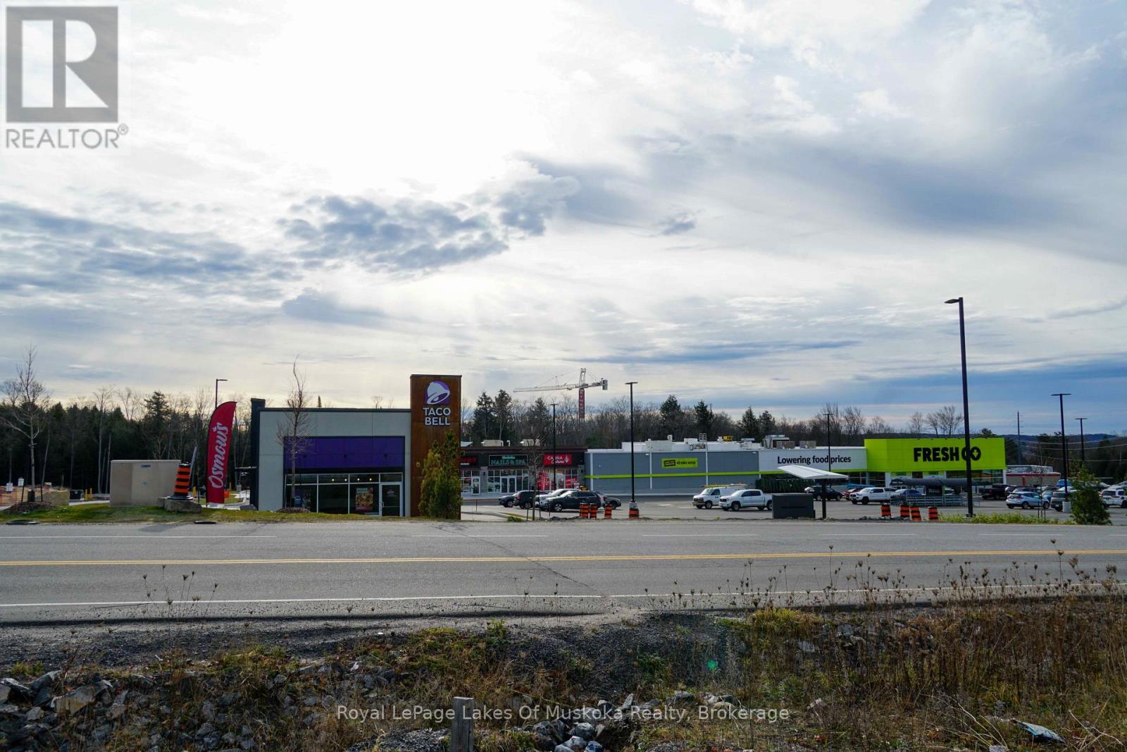 5 Hanes Road, Huntsville, Ontario  P1H 1M3 - Photo 4 - X12033175