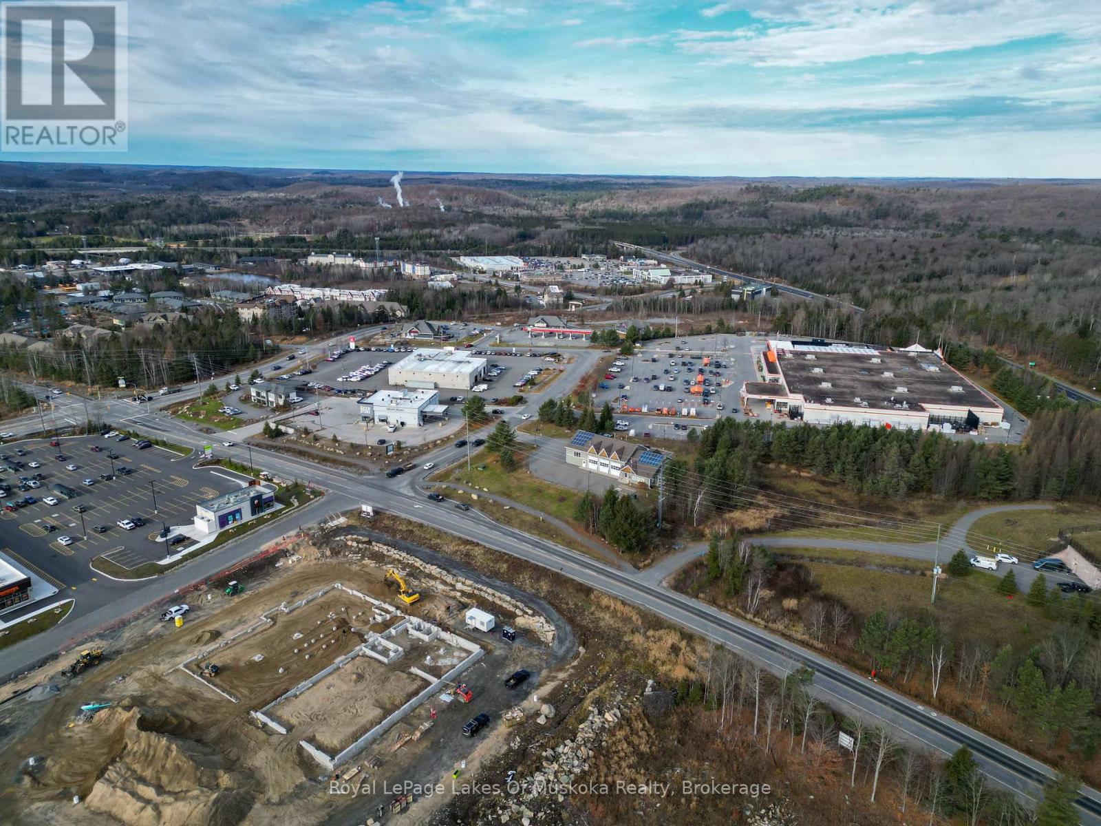 5 Hanes Road, Huntsville, Ontario  P1H 1M3 - Photo 5 - X12033175