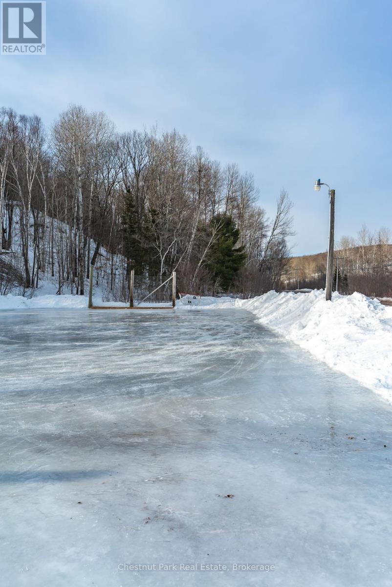 111-8 - 1052 Rat Bay Road, Lake Of Bays, Ontario  P0A 1H0 - Photo 13 - X12061479