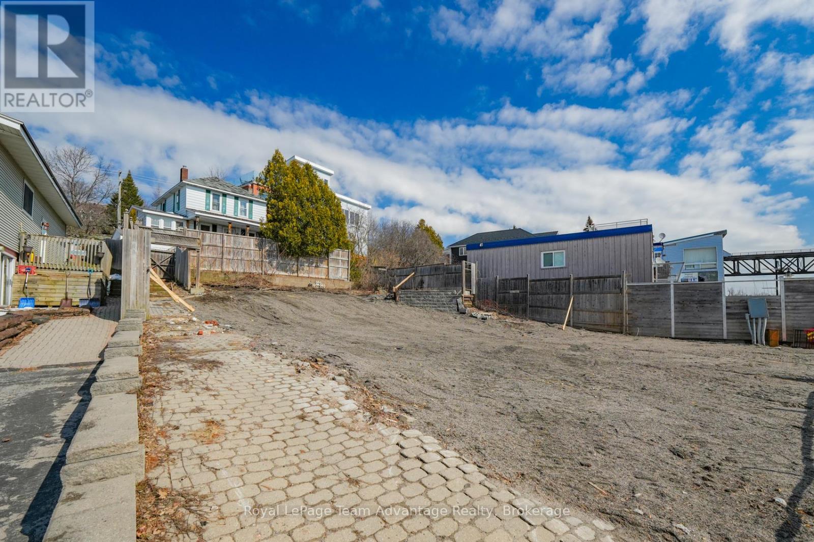 22 Bay Street, Parry Sound, Ontario  P2A 1S5 - Photo 10 - X12083423