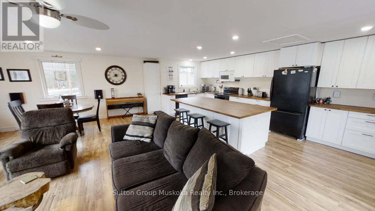 2831 Highway 60 Highway, Lake Of Bays, Ontario  P0A 1H0 - Photo 13 - X12083903