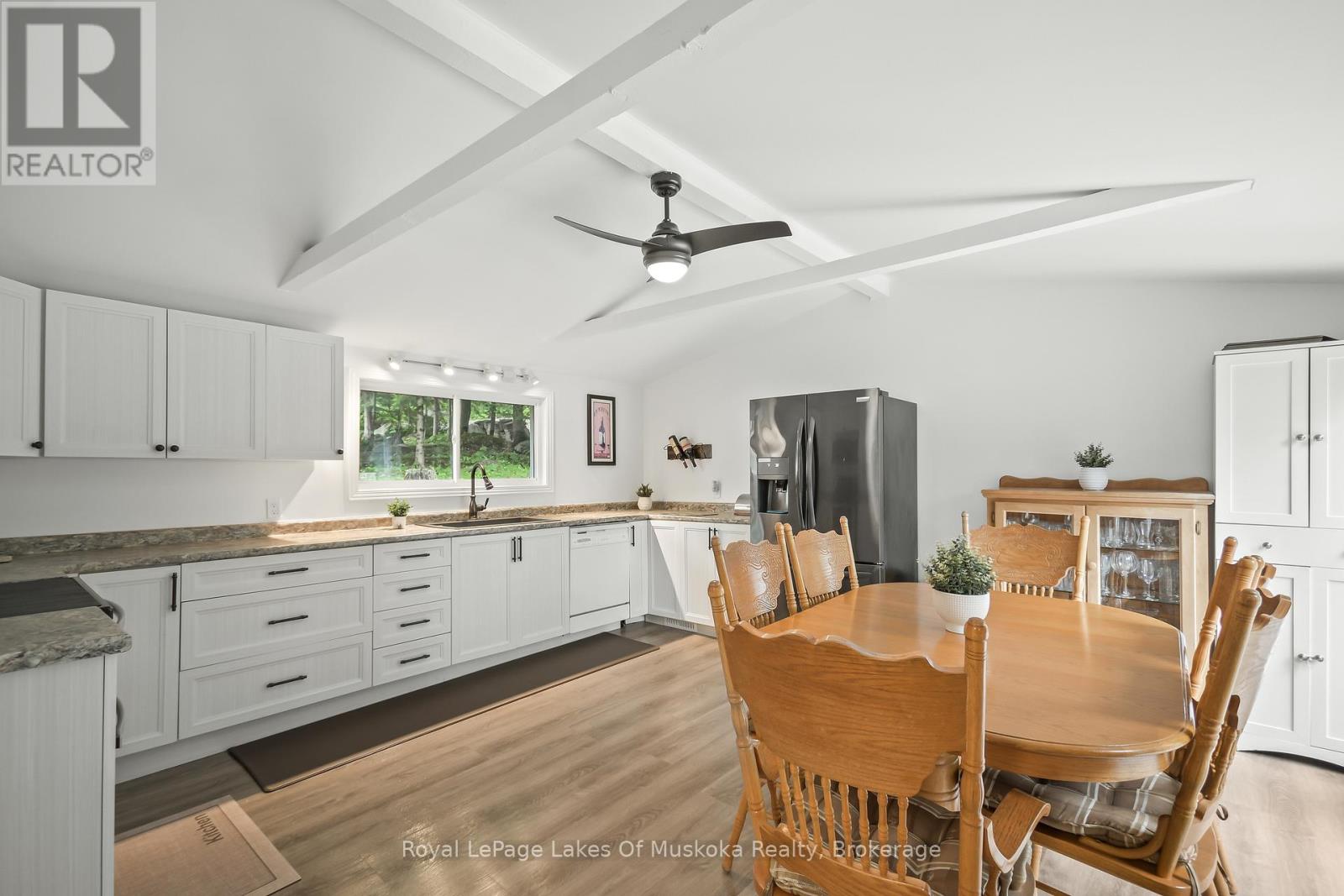 1019 Lakeshore Drive N, Bracebridge, Ontario  P1L 1X3 - Photo 18 - X12090032