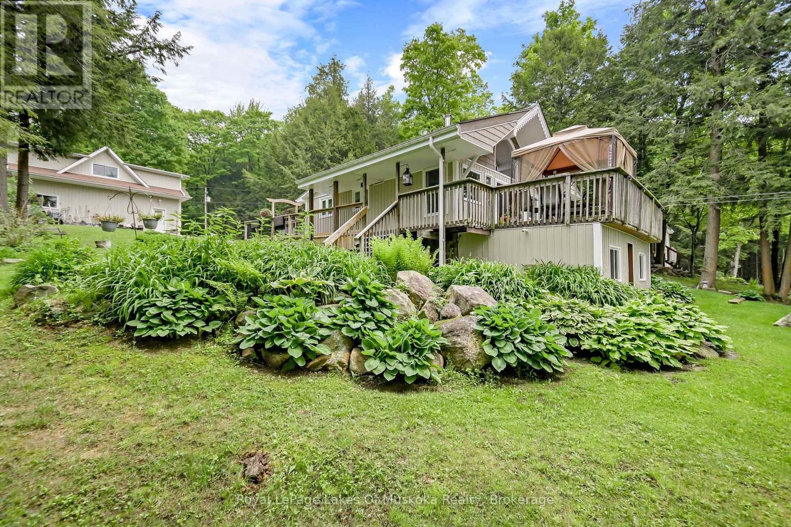 1019 Lakeshore Drive N, Bracebridge, Ontario  P1L 1X3 - Photo 41 - X12090032