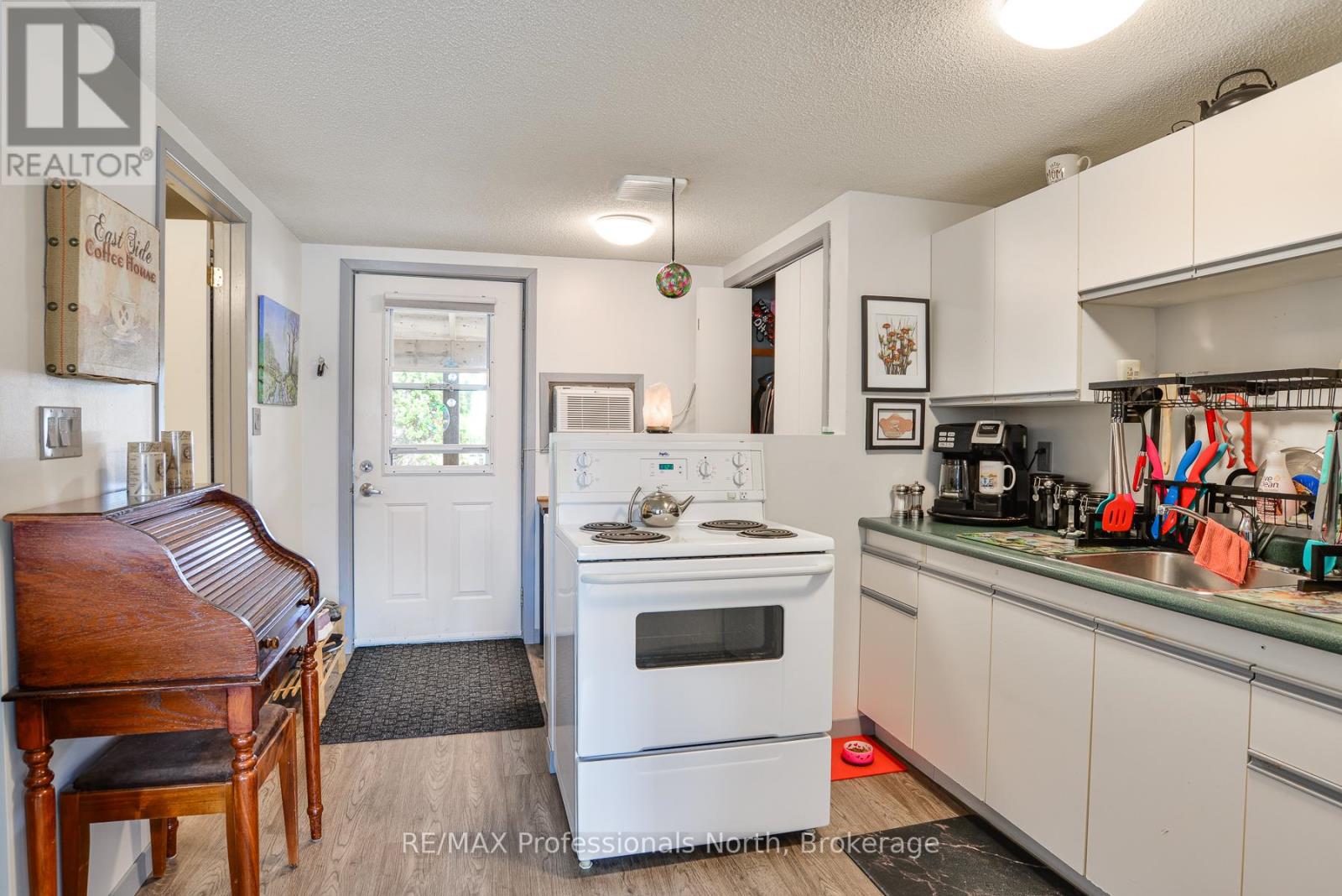 148 Park Road, Bracebridge, Ontario  P1L 1H9 - Photo 17 - X12104211