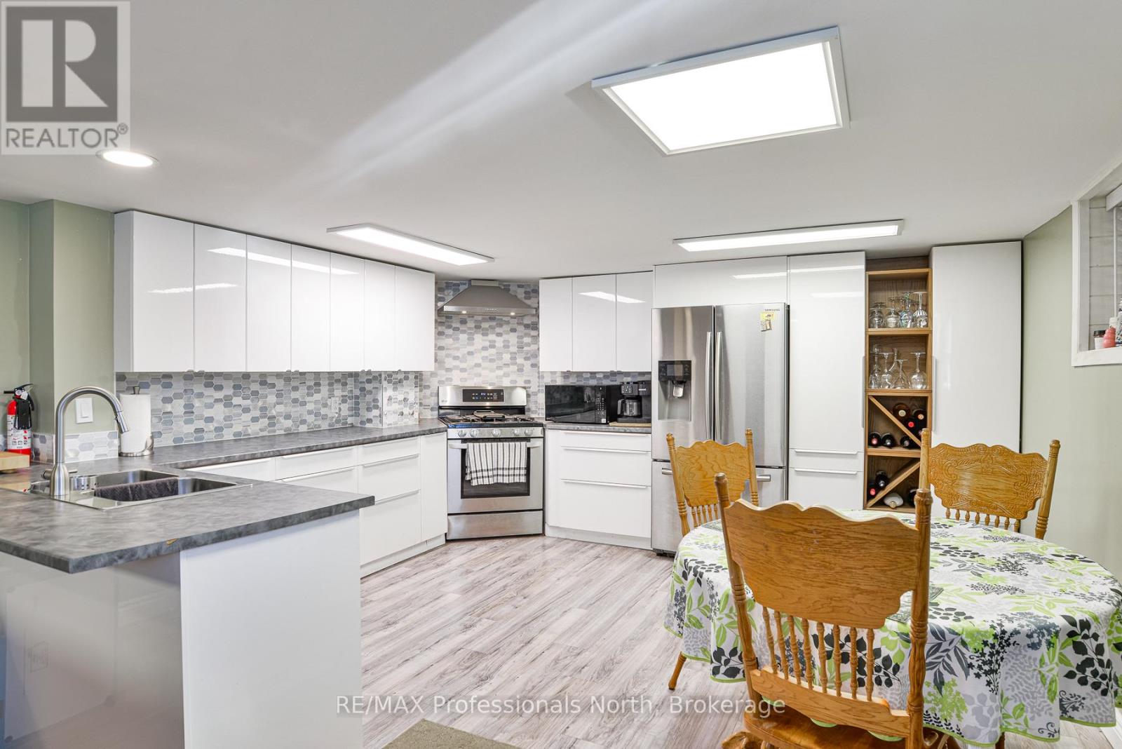 148 Park Road, Bracebridge, Ontario  P1L 1H9 - Photo 5 - X12104211