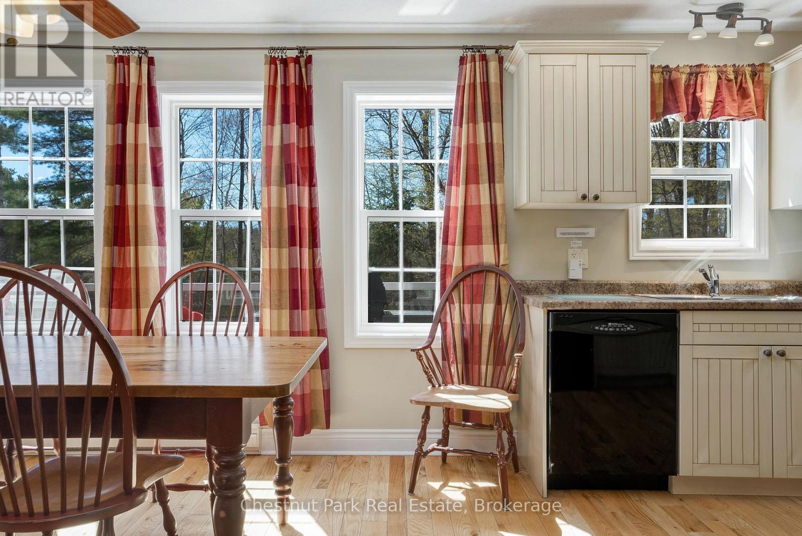 116-1 - 1052 Rat Bay Road, Lake Of Bays, Ontario  P1H 2J6 - Photo 7 - X12107211