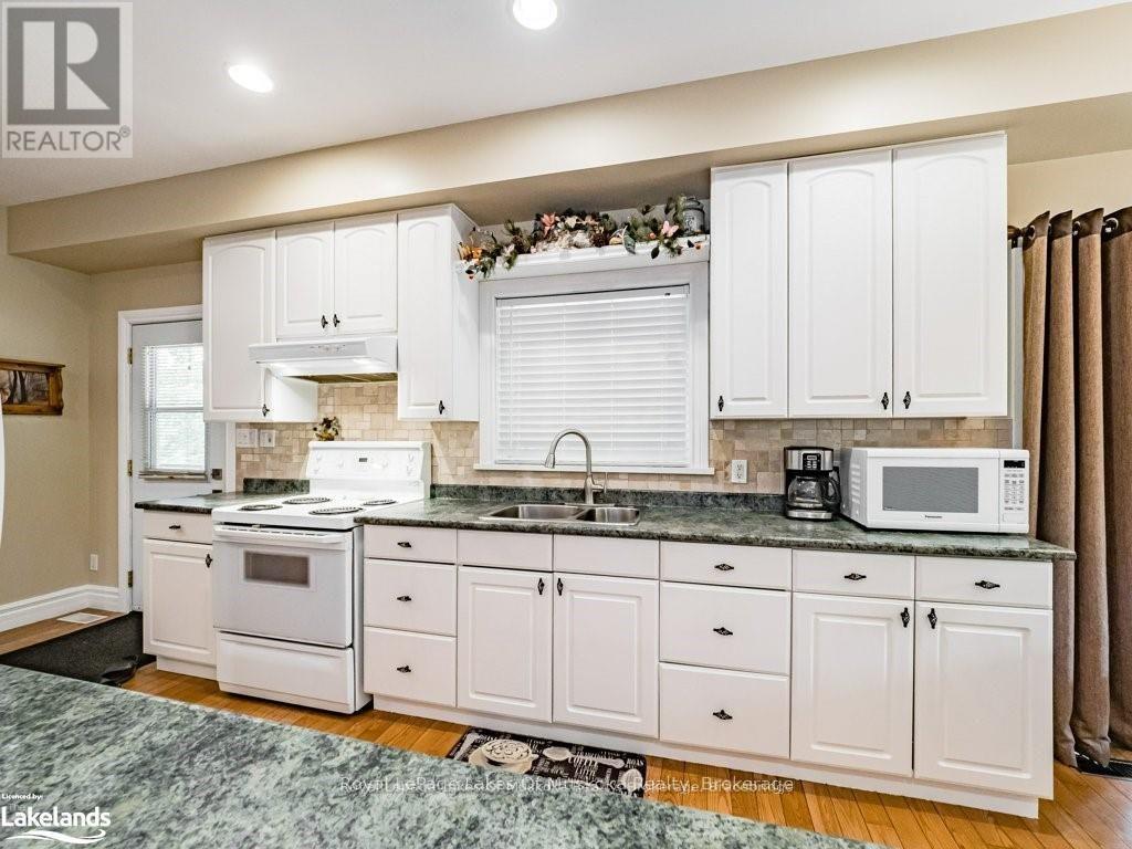 2411 Hwy. 118 E. Highway, Bracebridge, Ontario  P1L 1X1 - Photo 7 - X12123592