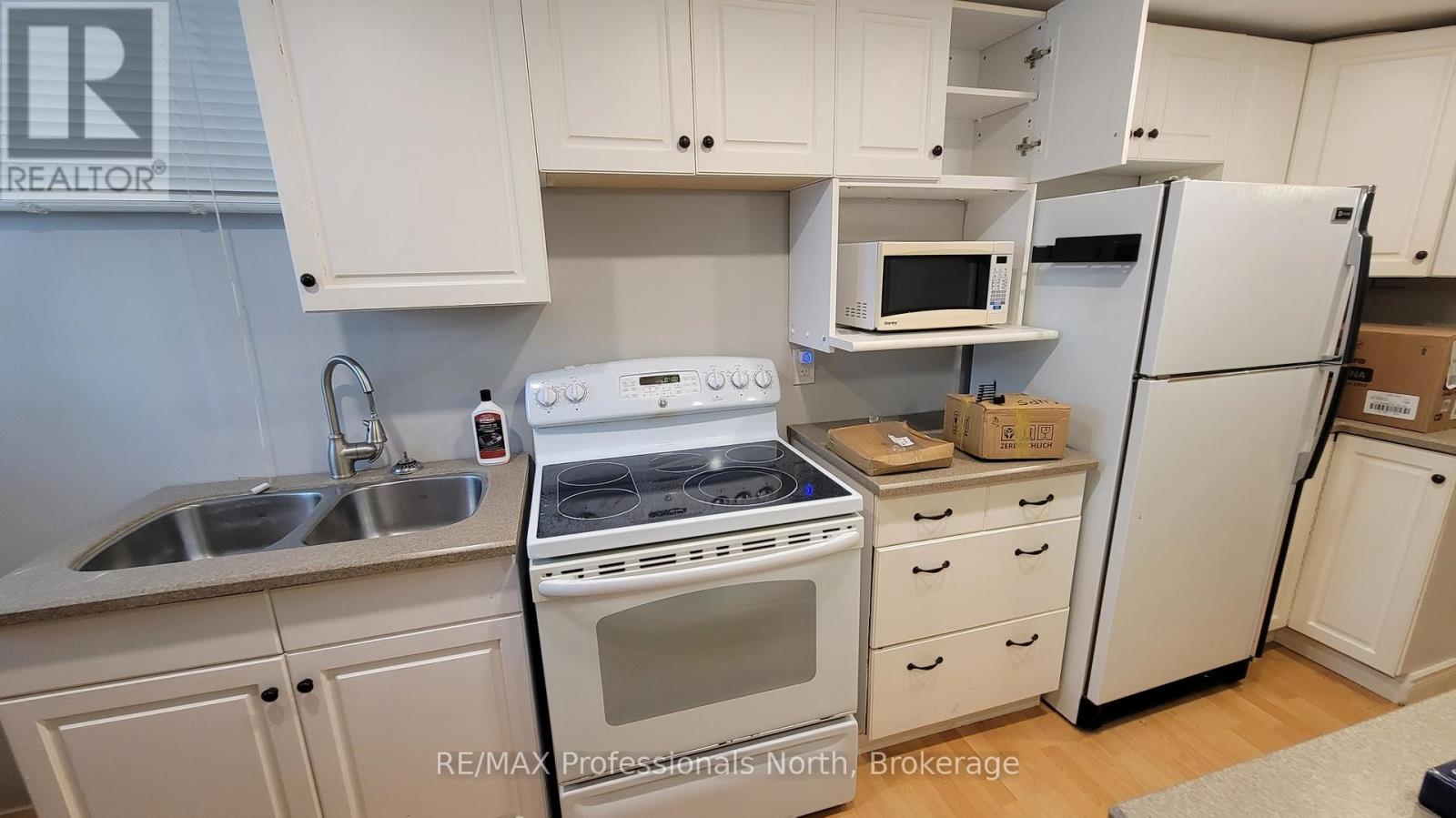 542 Highway 60, Huntsville, Ontario  P1H 1B5 - Photo 13 - X12125819