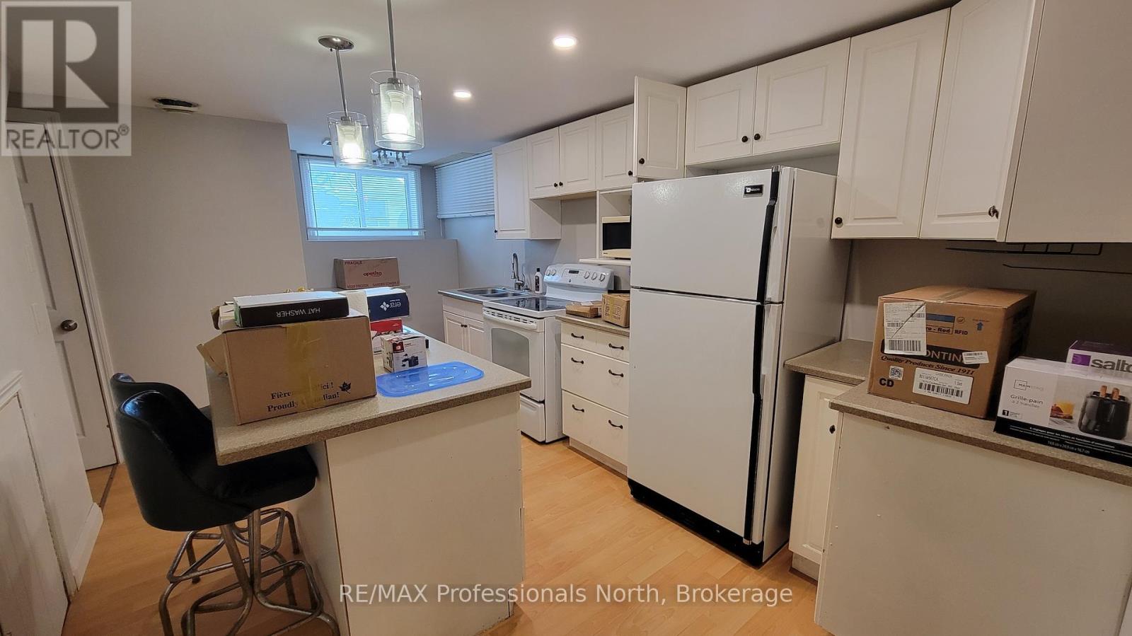 542 Highway 60, Huntsville, Ontario  P1H 1B5 - Photo 14 - X12125819