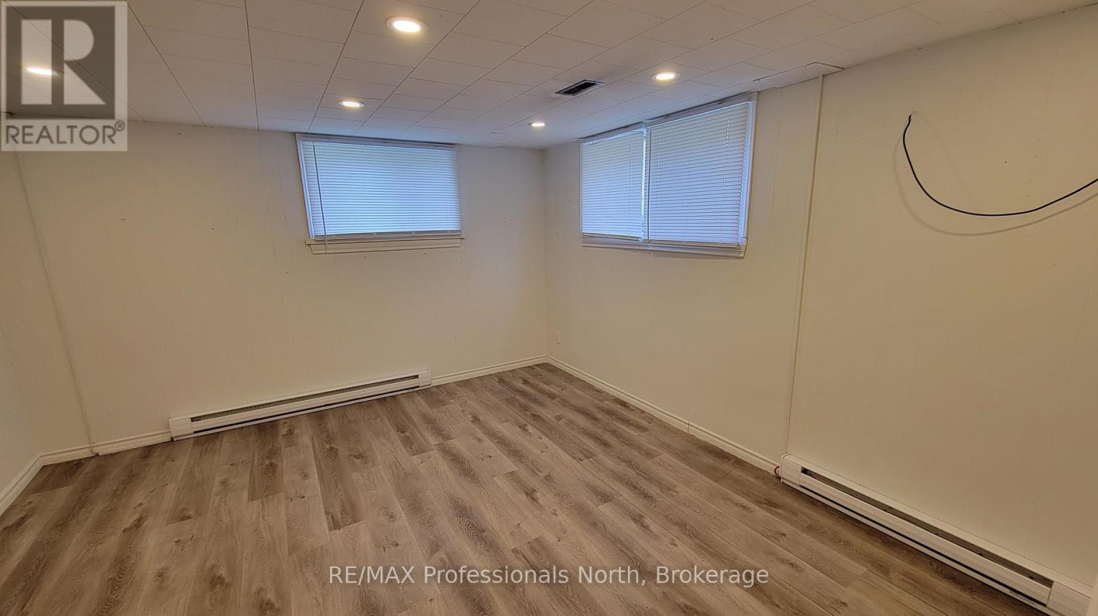 542 Highway 60, Huntsville, Ontario  P1H 1B5 - Photo 15 - X12125819