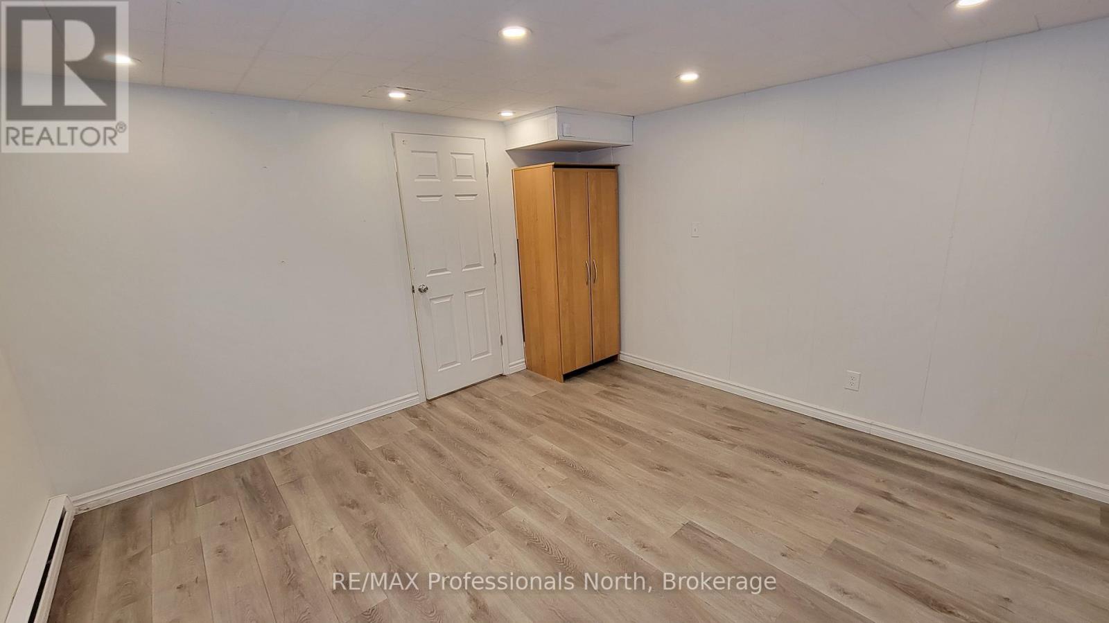 542 Highway 60, Huntsville, Ontario  P1H 1B5 - Photo 16 - X12125819