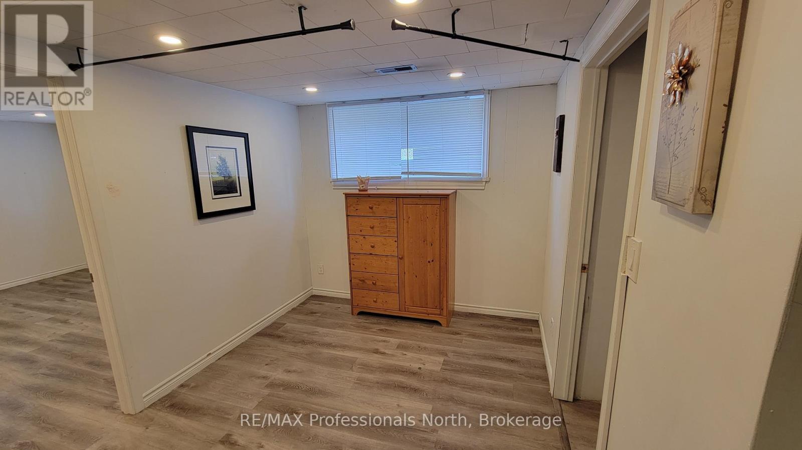 542 Highway 60, Huntsville, Ontario  P1H 1B5 - Photo 17 - X12125819