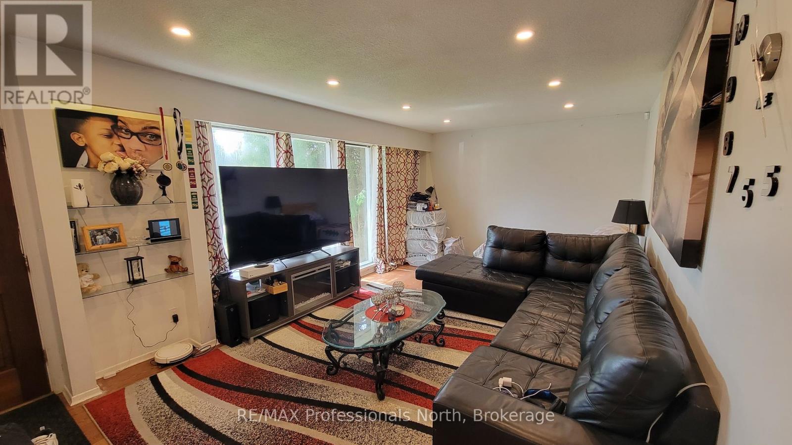 542 Highway 60, Huntsville, Ontario  P1H 1B5 - Photo 4 - X12125819