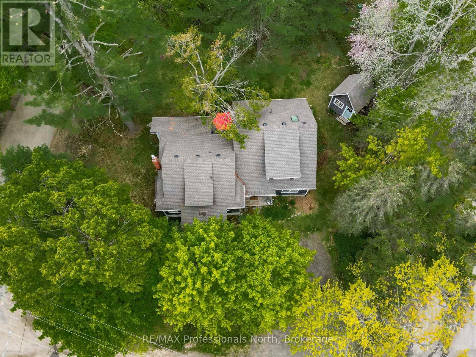 1013 Grey Street, Muskoka Lakes, Ontario  P0C 1A0 - Photo 3 - X12127152