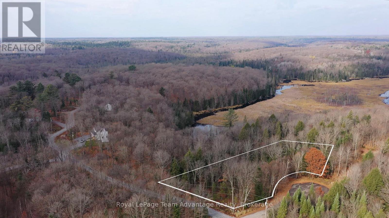 181 Clarkes Lane, Huntsville, Ontario  P0B 1M0 - Photo 1 - X12127716