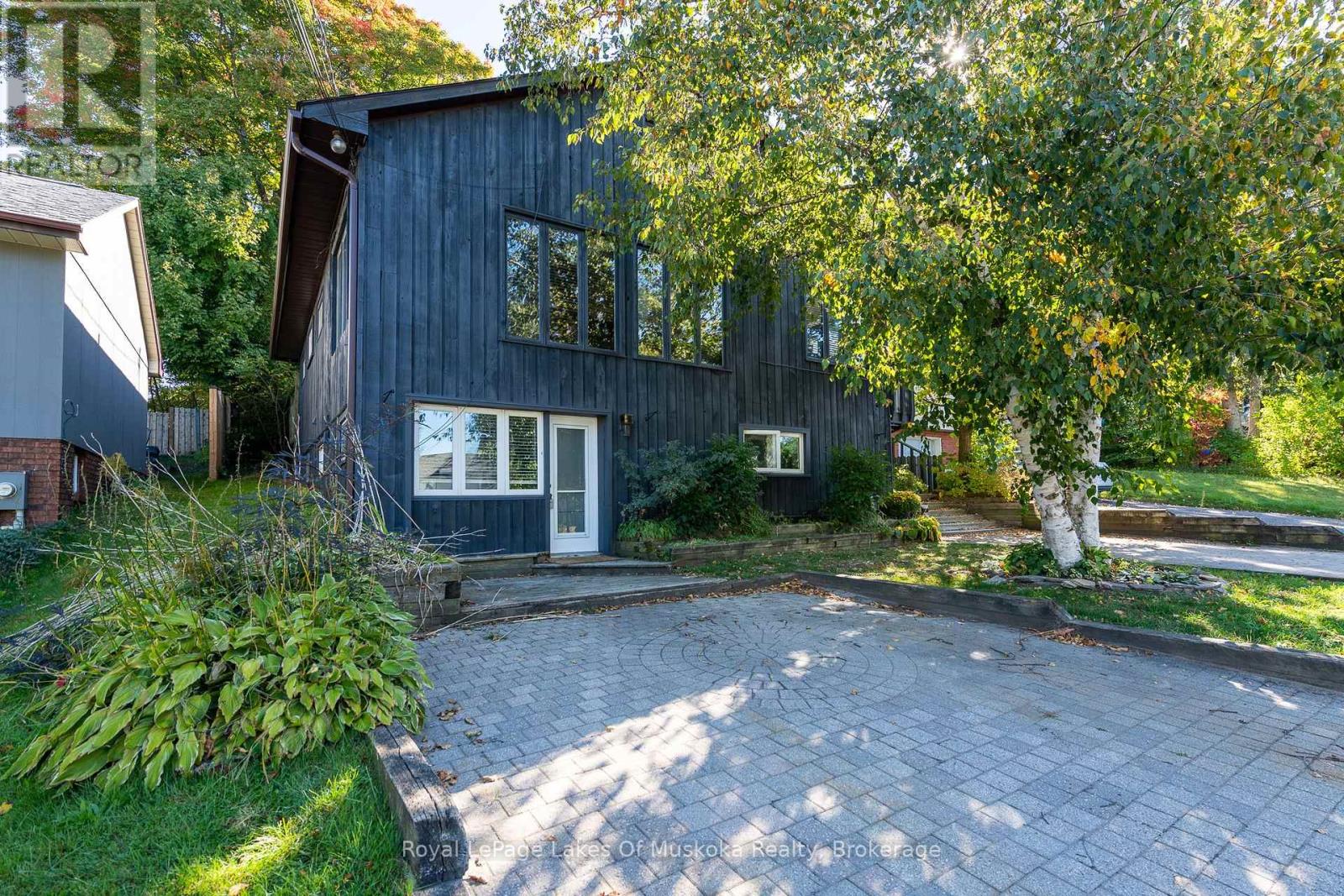 16 Cliff Avenue, Huntsville, Ontario  P1H 1G4 - Photo 1 - X12133084