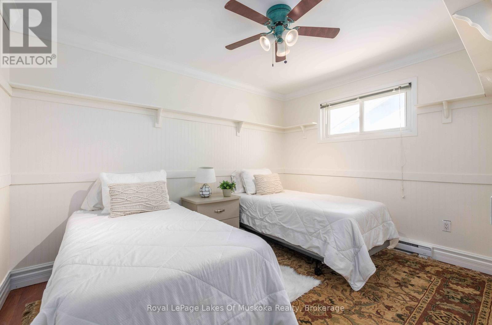 16 Cliff Avenue, Huntsville, Ontario  P1H 1G4 - Photo 12 - X12133084