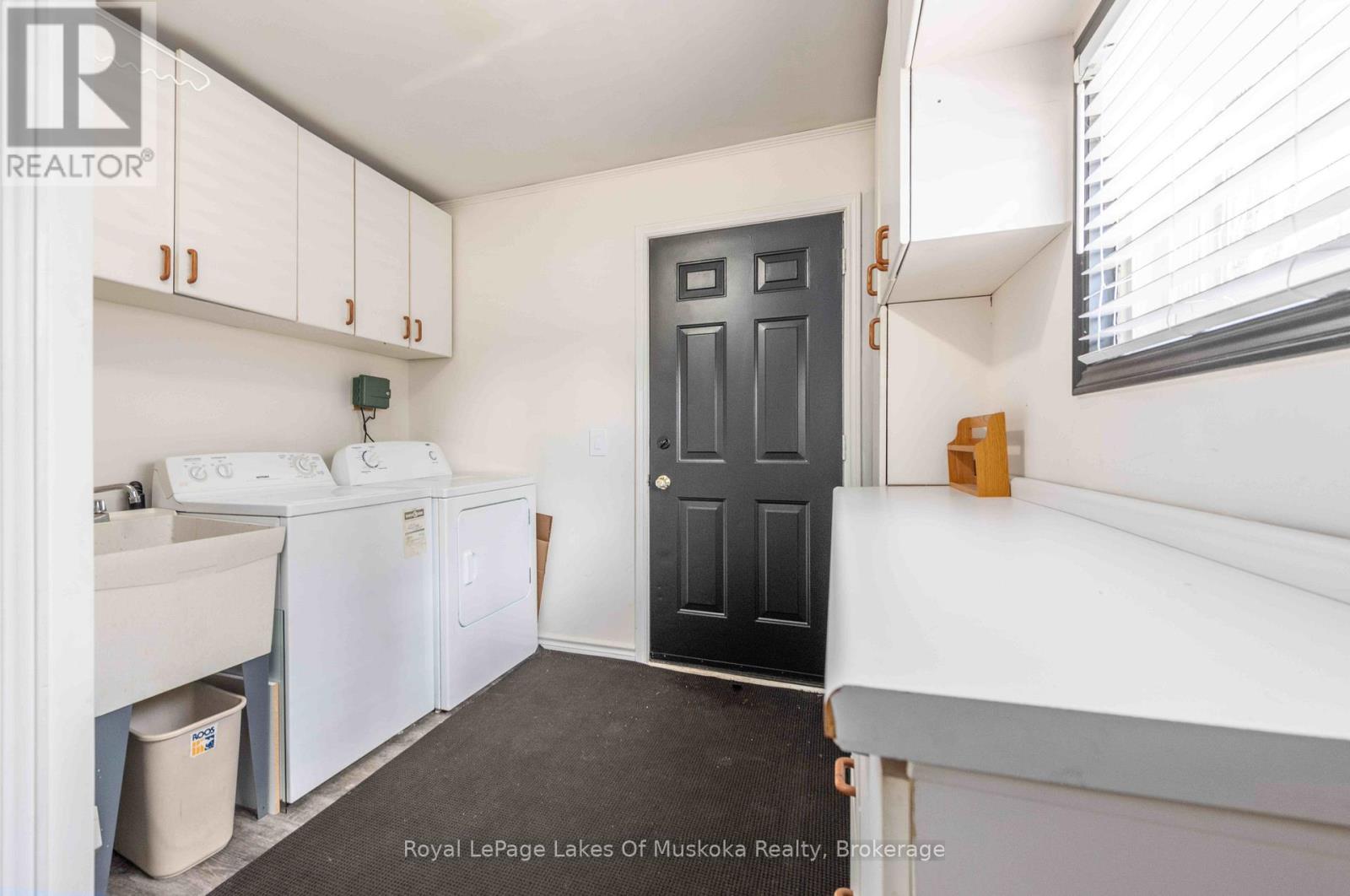 16 Cliff Avenue, Huntsville, Ontario  P1H 1G4 - Photo 15 - X12133084