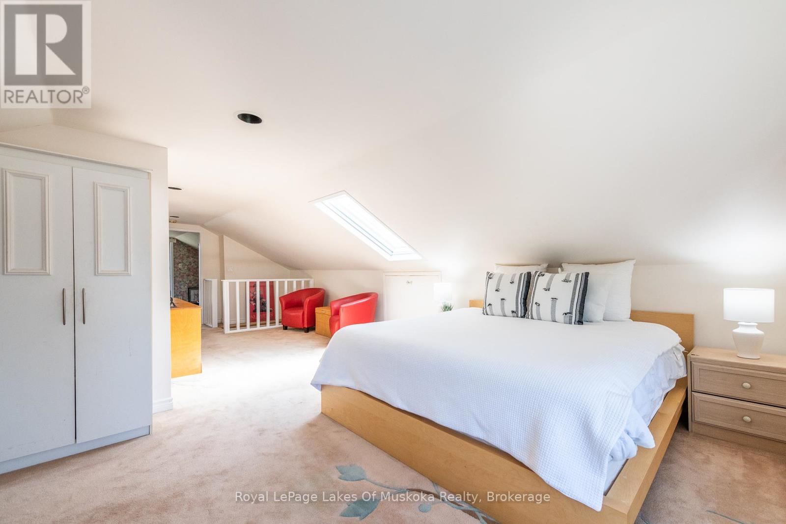 16 Cliff Avenue, Huntsville, Ontario  P1H 1G4 - Photo 17 - X12133084