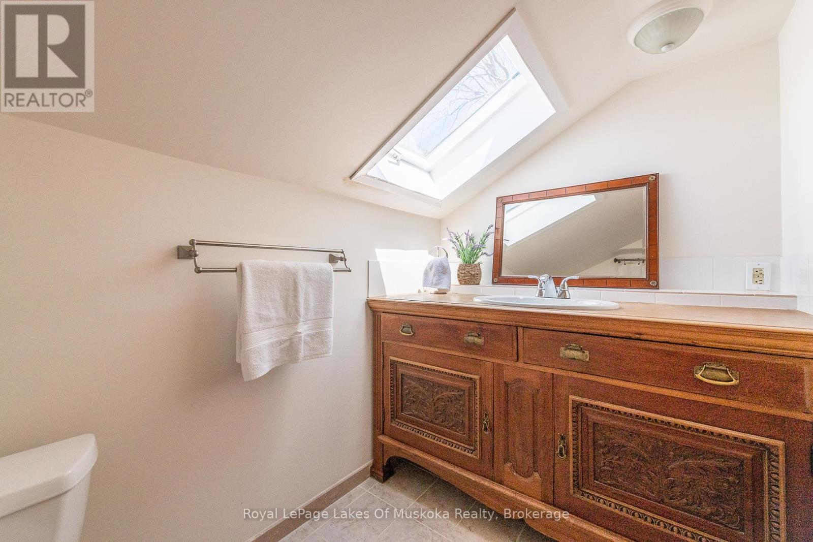 16 Cliff Avenue, Huntsville, Ontario  P1H 1G4 - Photo 19 - X12133084