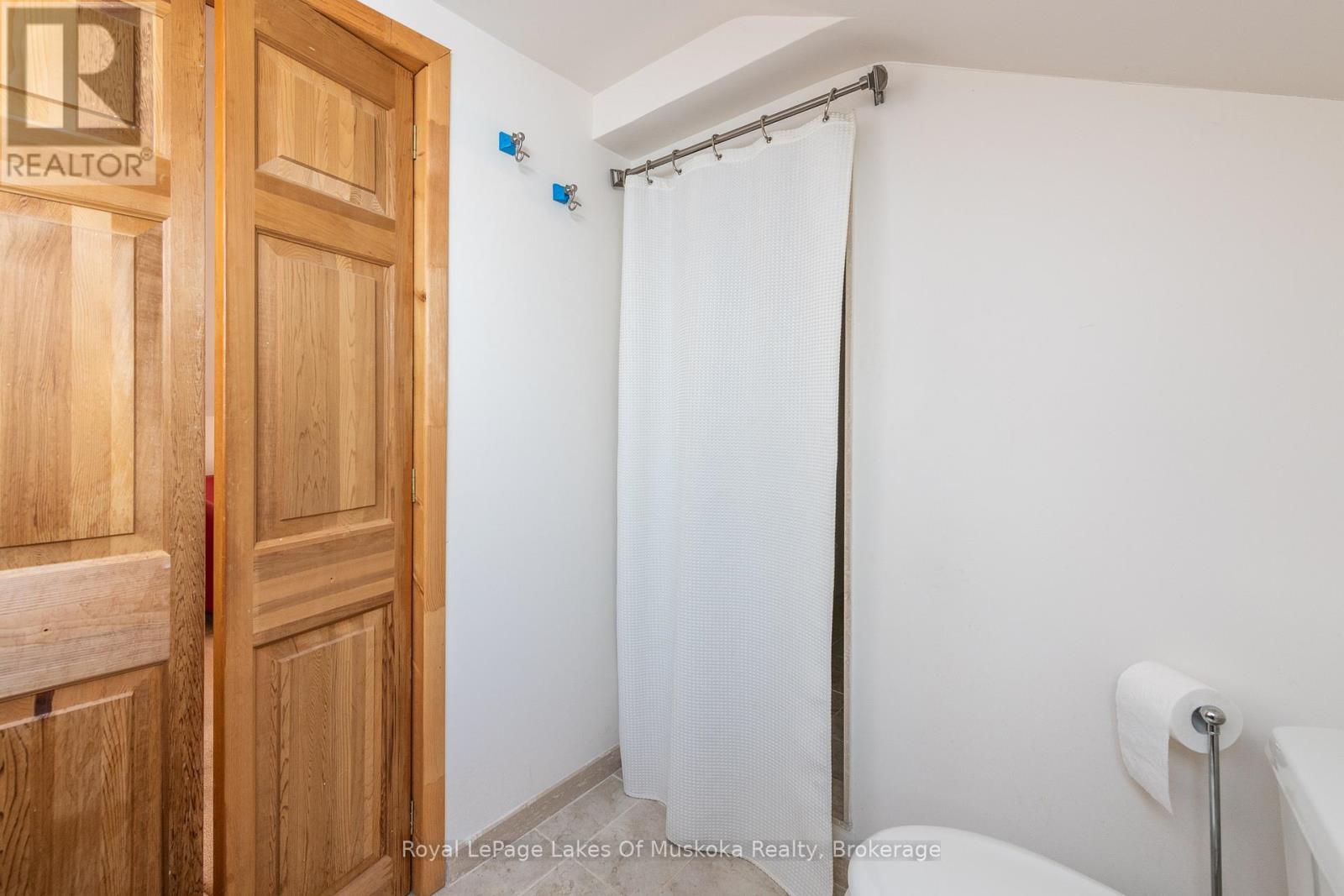 16 Cliff Avenue, Huntsville, Ontario  P1H 1G4 - Photo 20 - X12133084