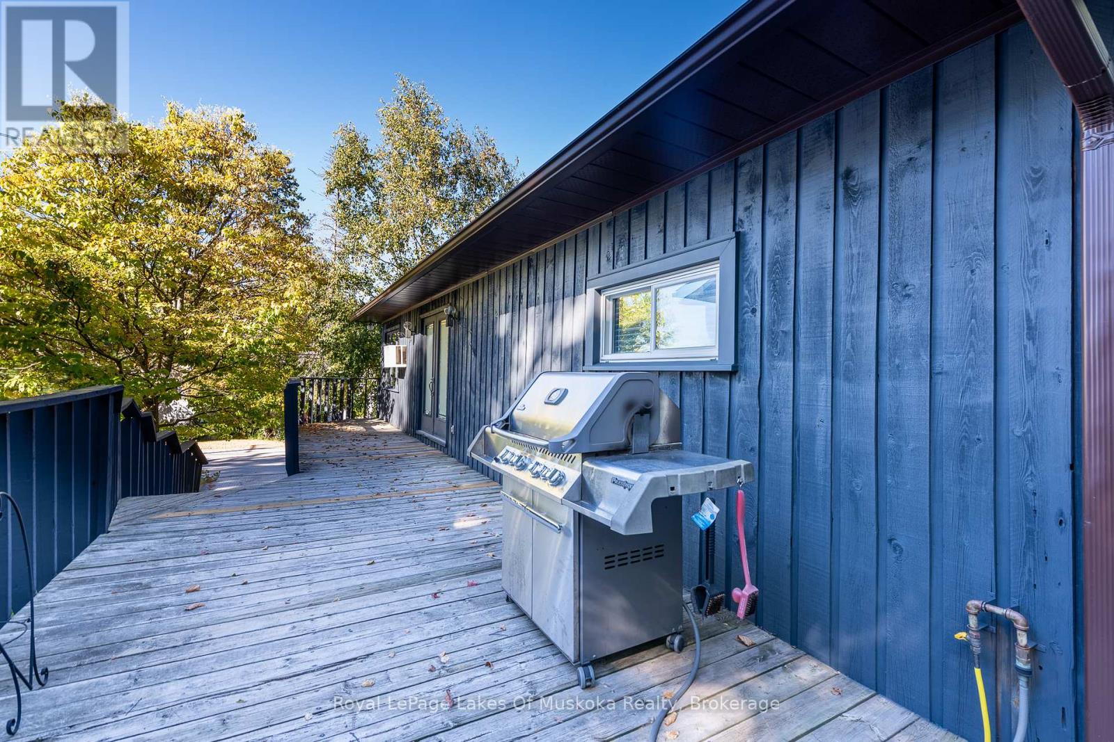 16 Cliff Avenue, Huntsville, Ontario  P1H 1G4 - Photo 23 - X12133084