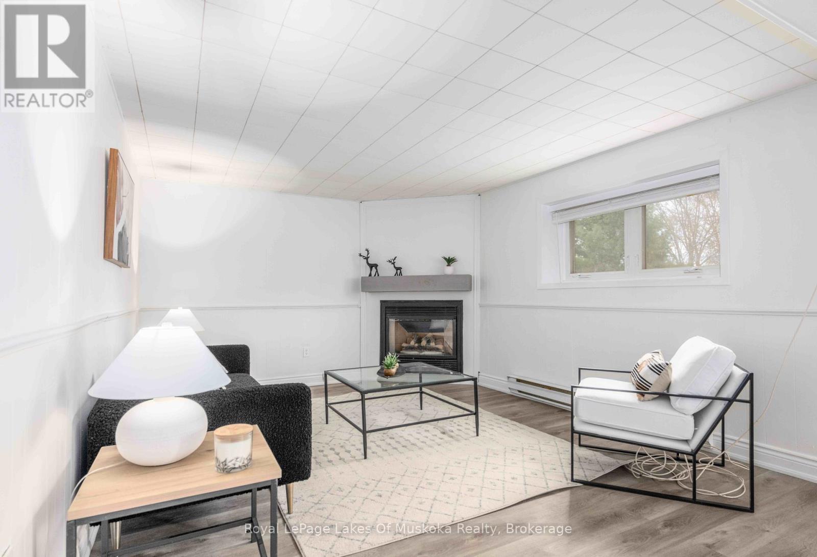 16 Cliff Avenue, Huntsville, Ontario  P1H 1G4 - Photo 24 - X12133084