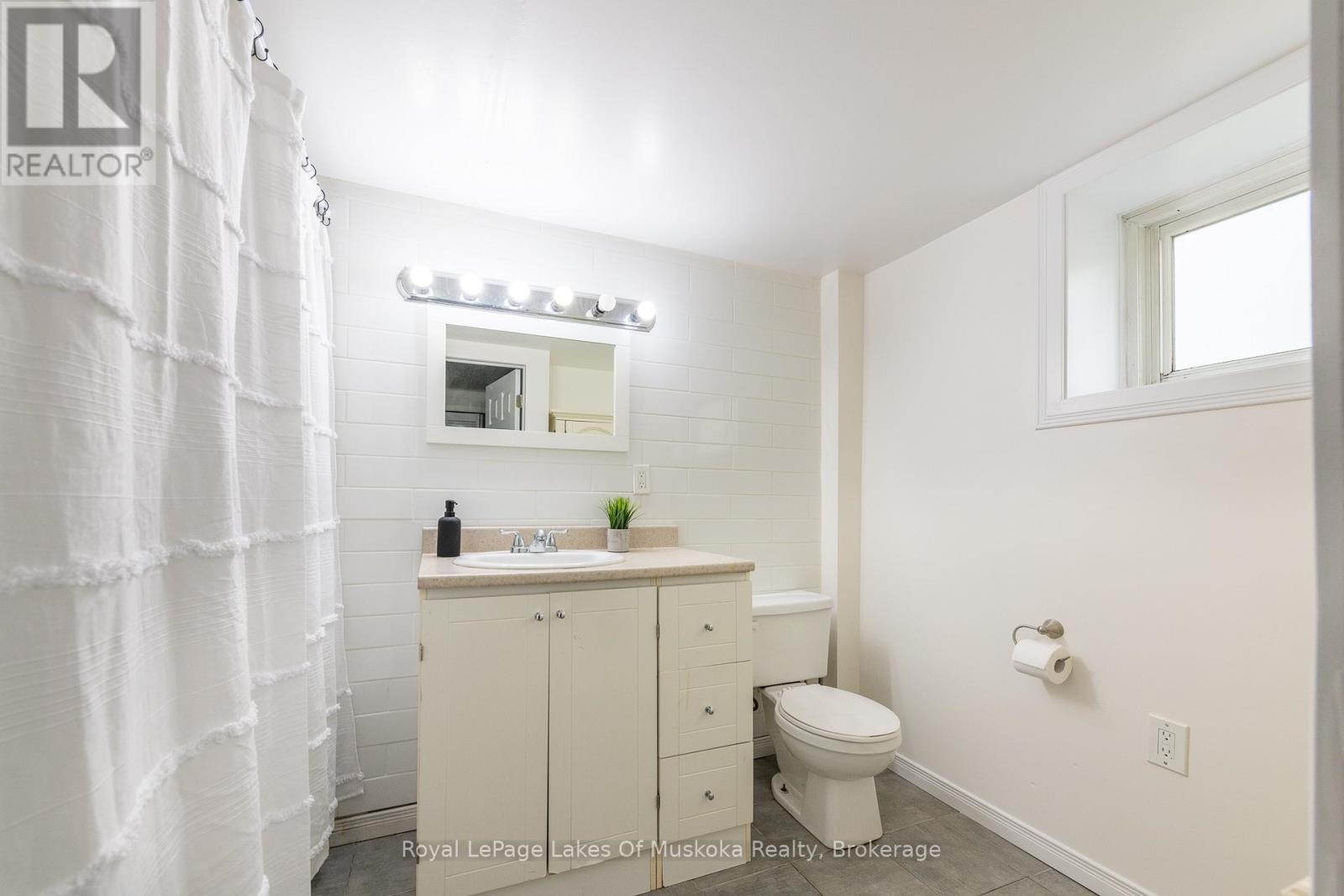 16 Cliff Avenue, Huntsville, Ontario  P1H 1G4 - Photo 33 - X12133084