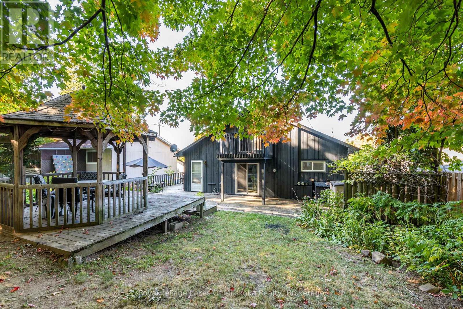 16 Cliff Avenue, Huntsville, Ontario  P1H 1G4 - Photo 37 - X12133084