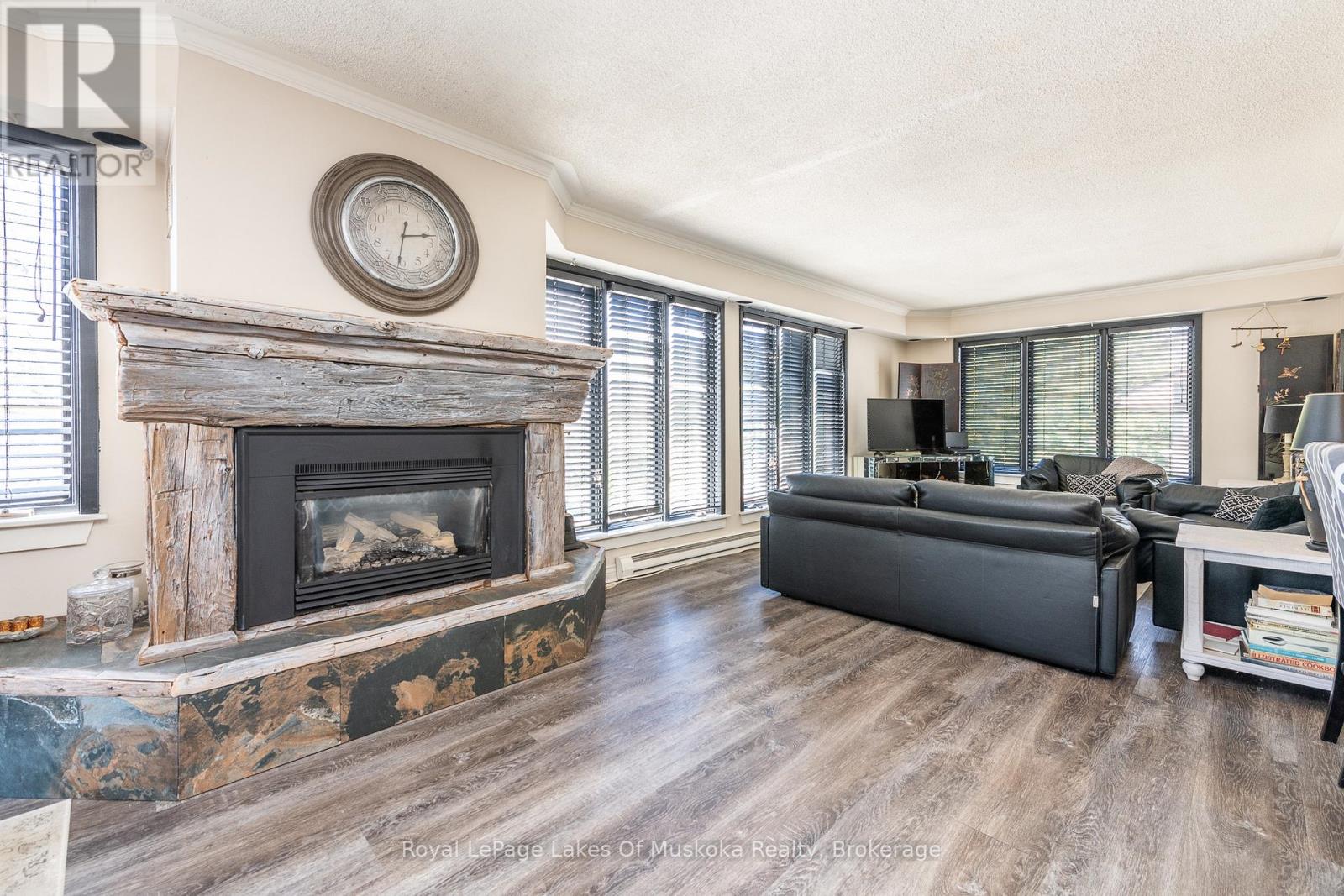 16 Cliff Avenue, Huntsville, Ontario  P1H 1G4 - Photo 8 - X12133084