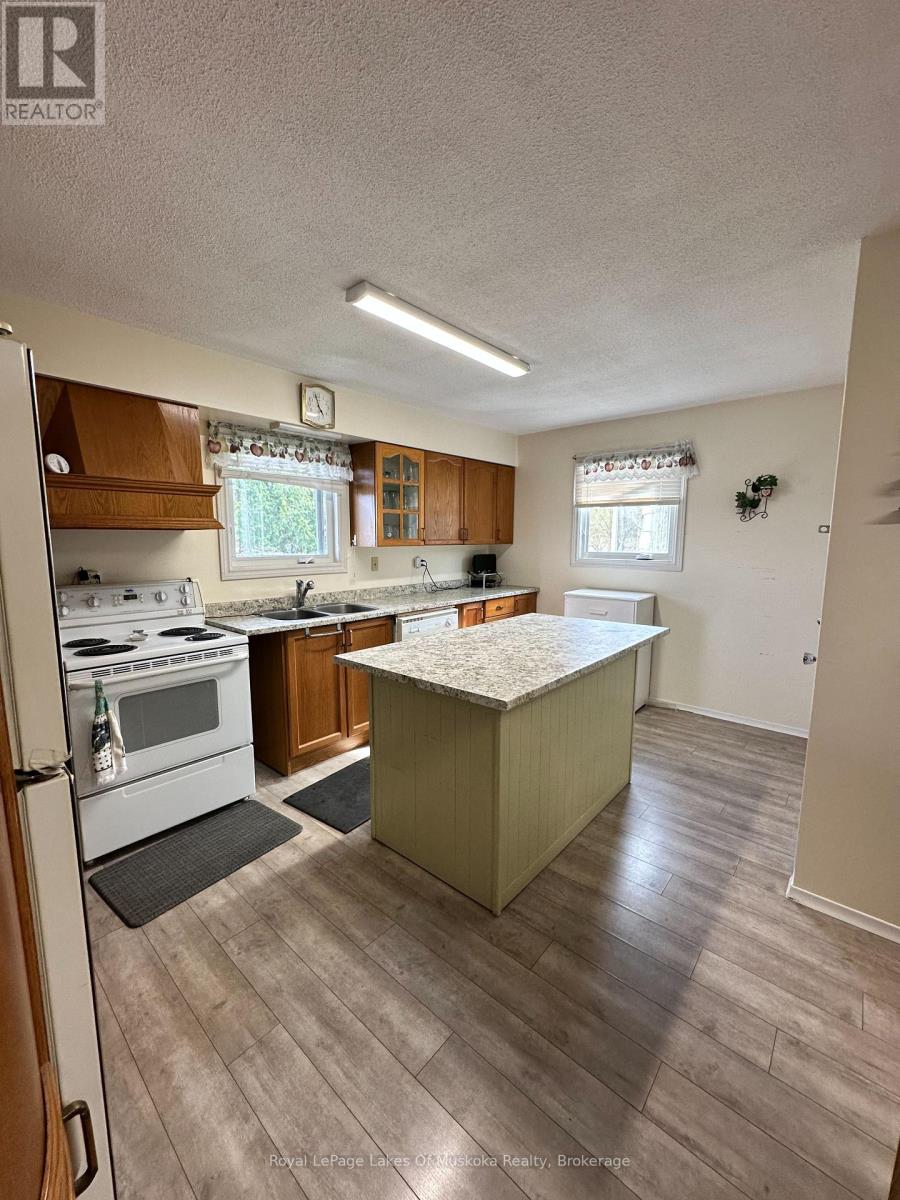 250 Stephenson 12 Road W, Huntsville, Ontario  P0B 1M0 - Photo 26 - X12144589