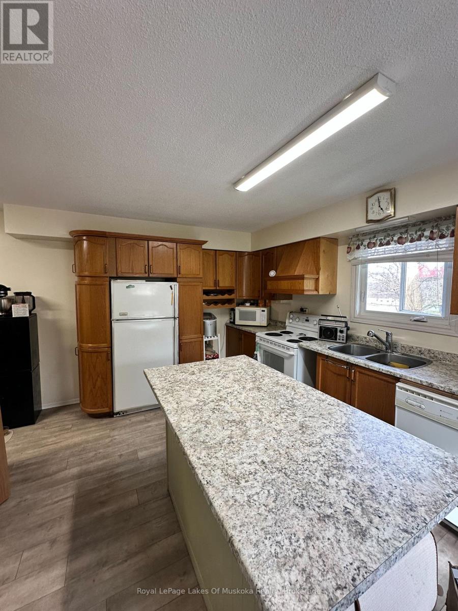 250 Stephenson 12 Road W, Huntsville, Ontario  P0B 1M0 - Photo 29 - X12144589