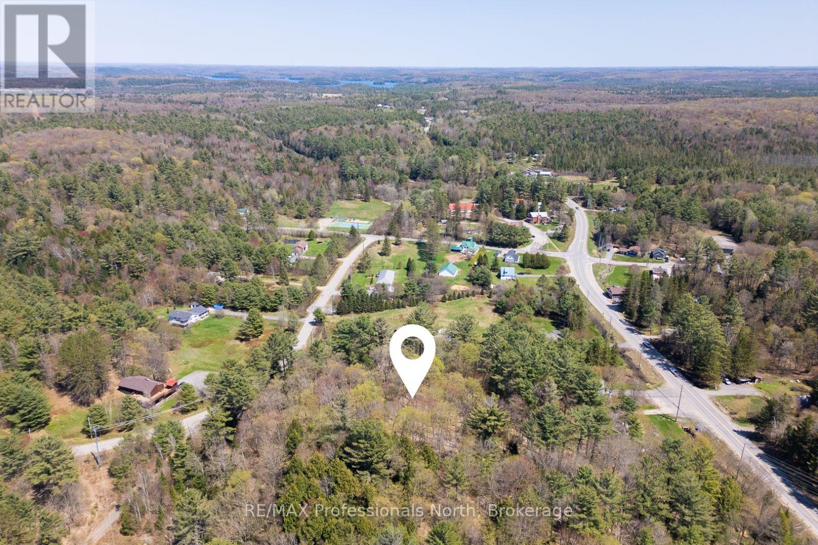 61 Clarkes Lane, Huntsville, Ontario  P0B 1M0 - Photo 5 - X12147581