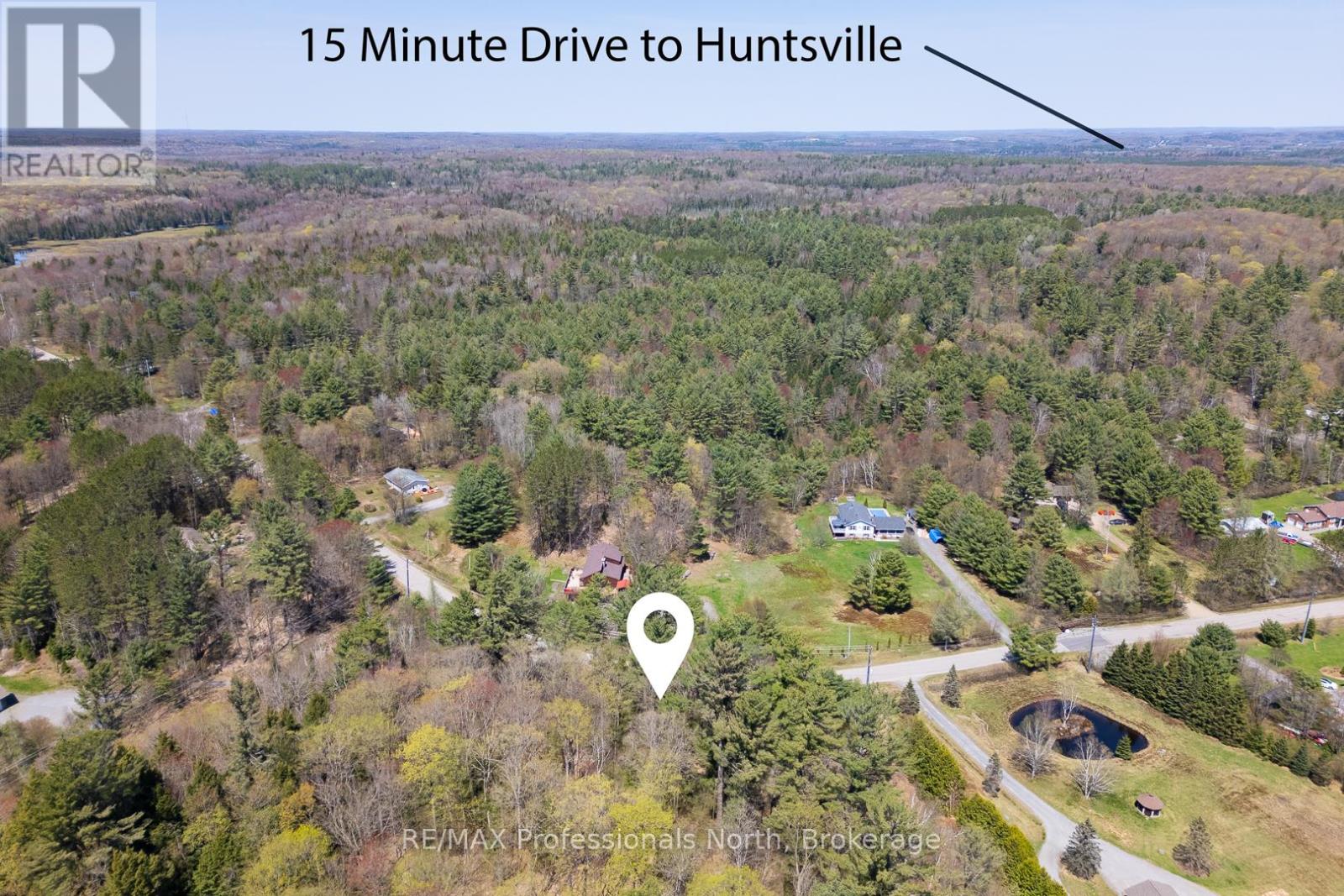 61 Clarkes Lane, Huntsville, Ontario  P0B 1M0 - Photo 6 - X12147581