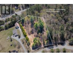 61 CLARKES LANE, Huntsville, Ontario