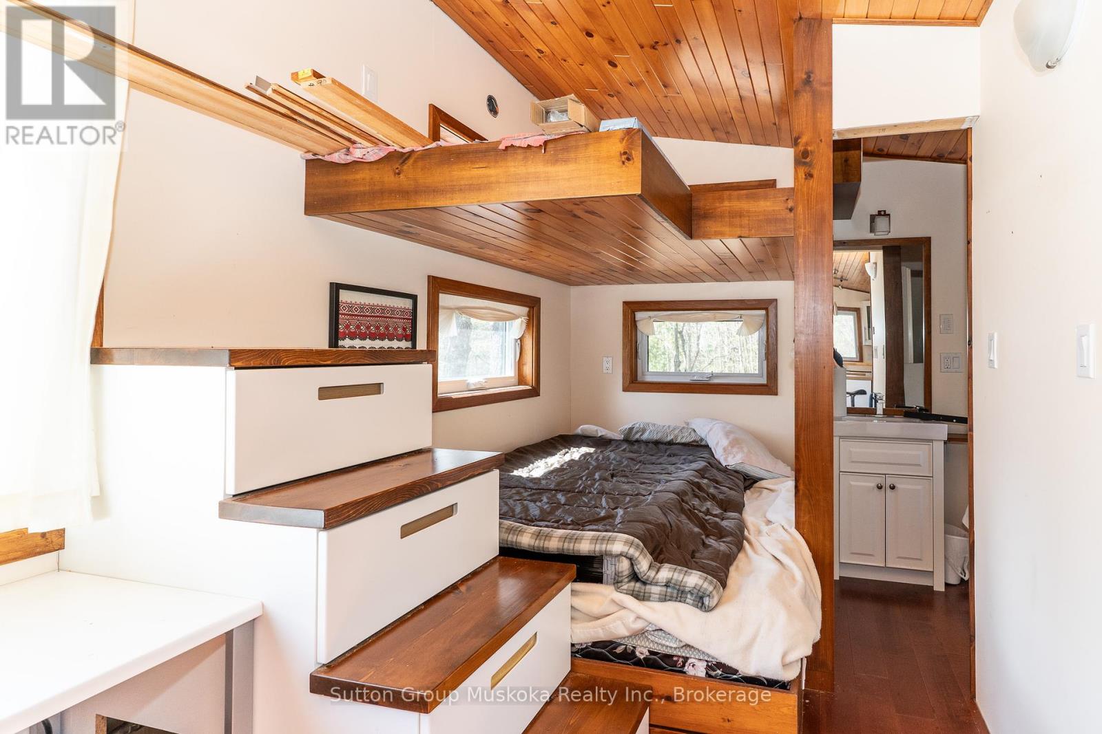 1667 Paint Lake Road, Lake Of Bays, Ontario  P0A 1E0 - Photo 9 - X12150606