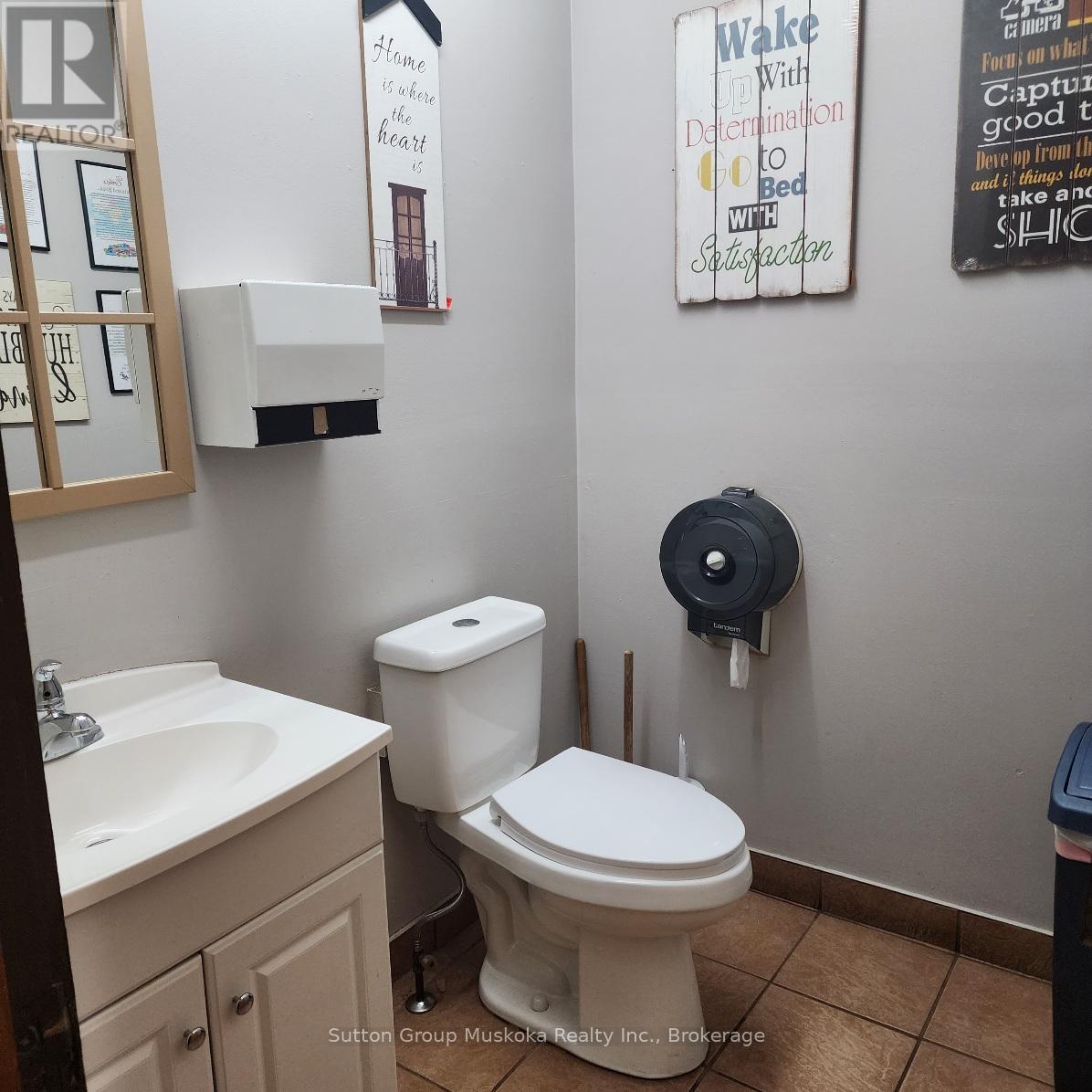 2832 Highway 60 Highway, Lake Of Bays, Ontario  P0A 1H0 - Photo 15 - X12154097