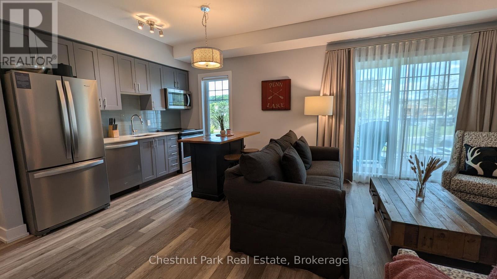 316 - 25 Pen Lake Point Road, Huntsville, Ontario  P1H 1A9 - Photo 4 - X12156133