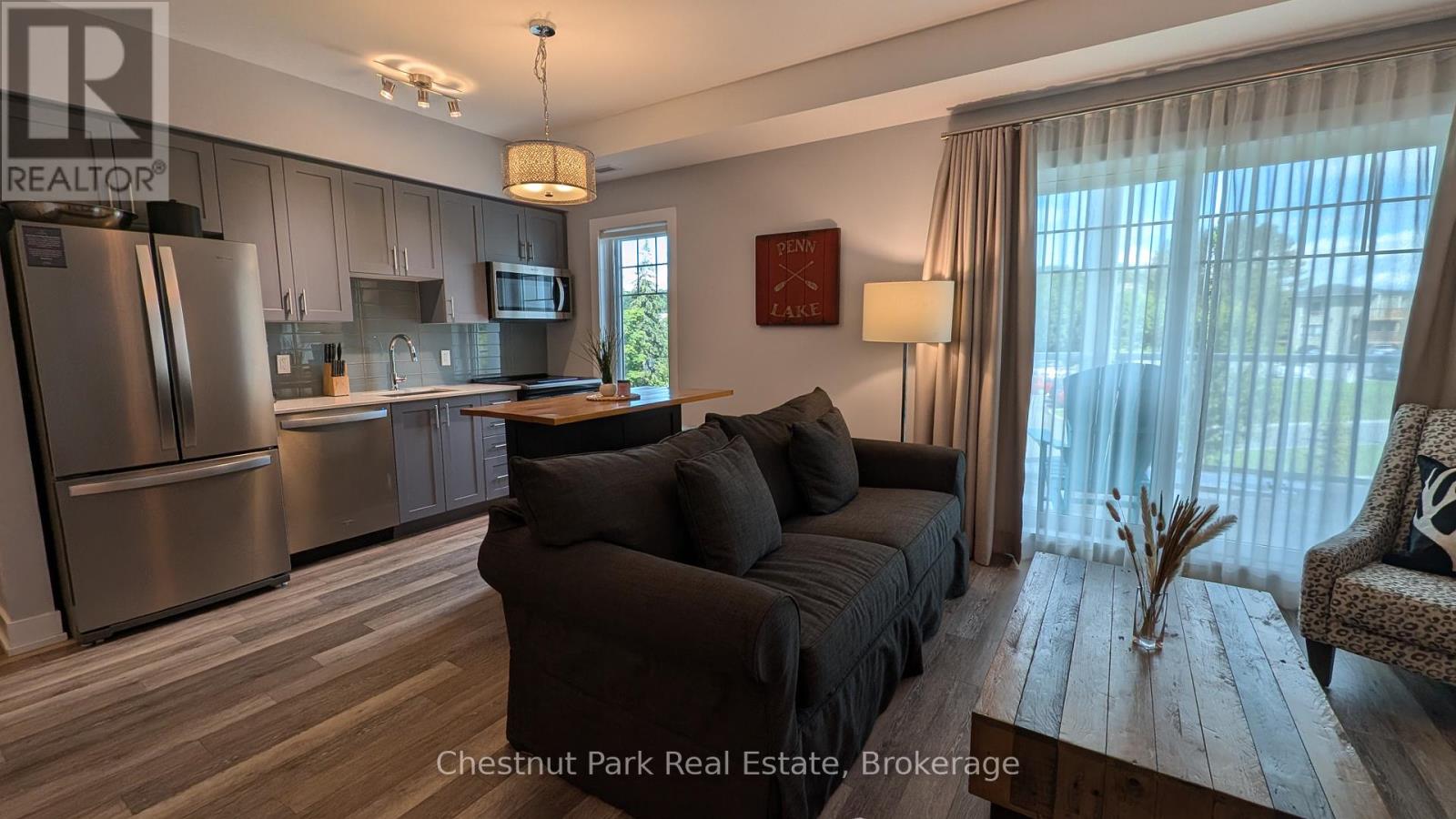 316 - 25 Pen Lake Point Road, Huntsville, Ontario  P1H 1A9 - Photo 5 - X12156133