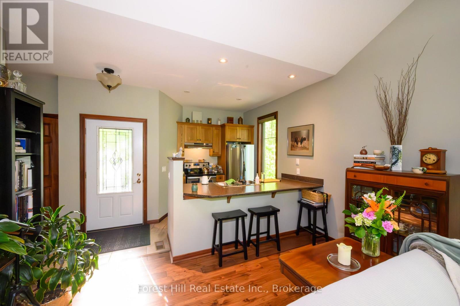 917 Portage Road, Lake Of Bays, Ontario  P1H 2J6 - Photo 27 - X12156233