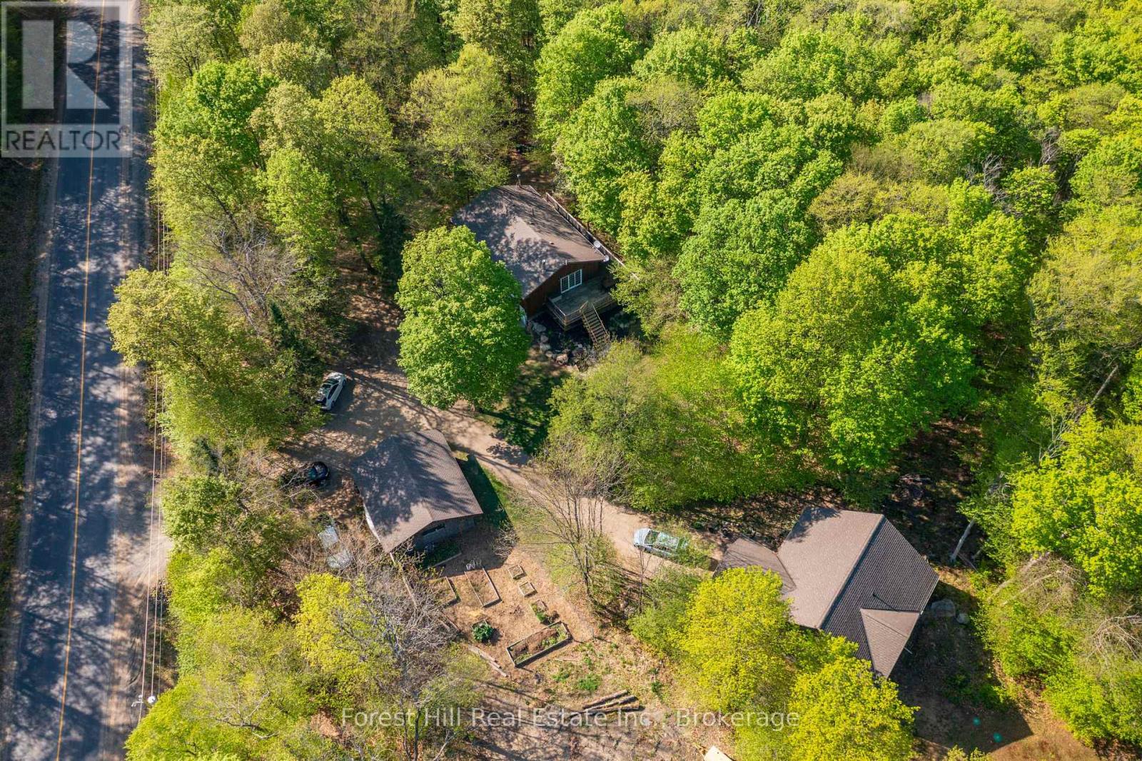 917 Portage Road, Lake Of Bays, Ontario  P1H 2J6 - Photo 8 - X12156233