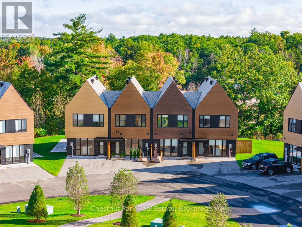 29 Rockmount Crescent, Gravenhurst, Ontario  P1P 0A6 - Photo 1 - X12178079