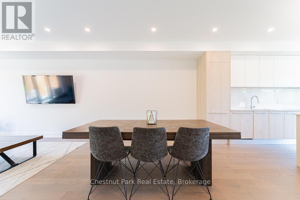 29 Rockmount Crescent, Gravenhurst, Ontario  P1P 0A6 - Photo 11 - X12178079