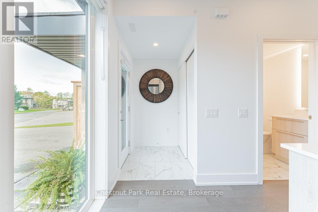 29 Rockmount Crescent, Gravenhurst, Ontario  P1P 0A6 - Photo 4 - X12178079