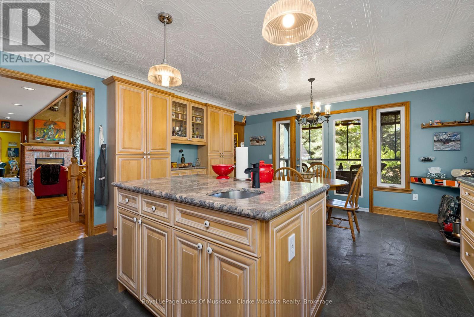 733 Whites Falls Road, Georgian Bay, Ontario  L0K 1S0 - Photo 11 - X12179731