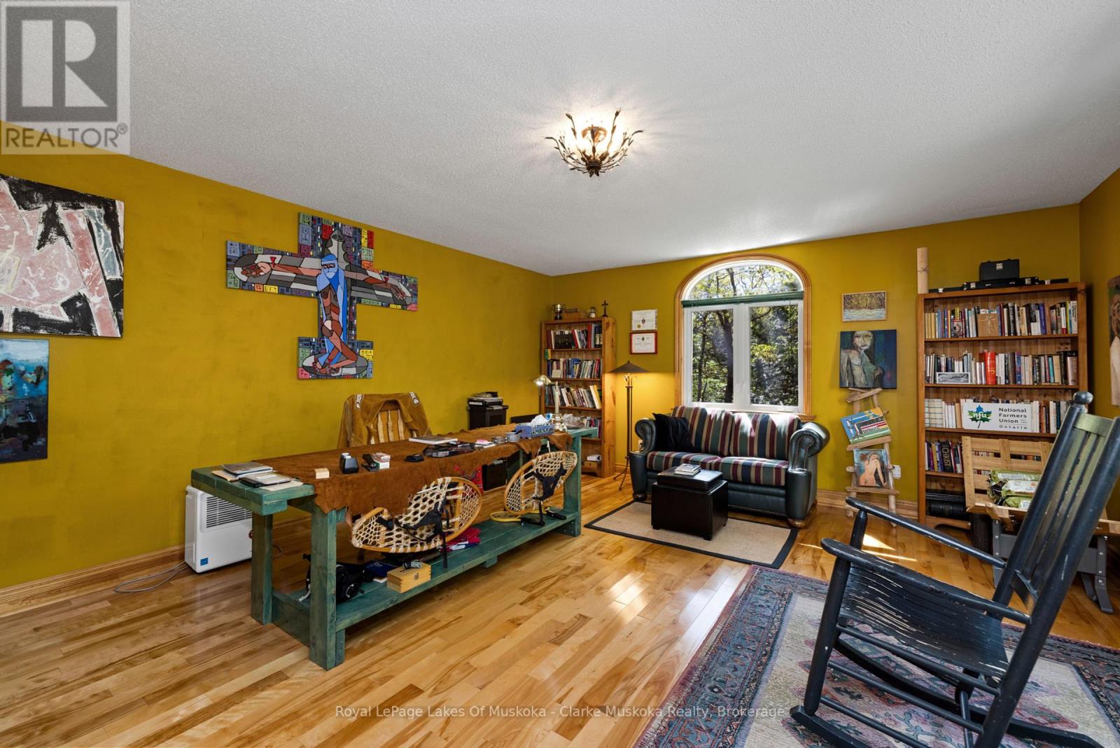 733 Whites Falls Road, Georgian Bay, Ontario  L0K 1S0 - Photo 15 - X12179731